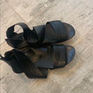 Eileen Fischer black leather sandals
